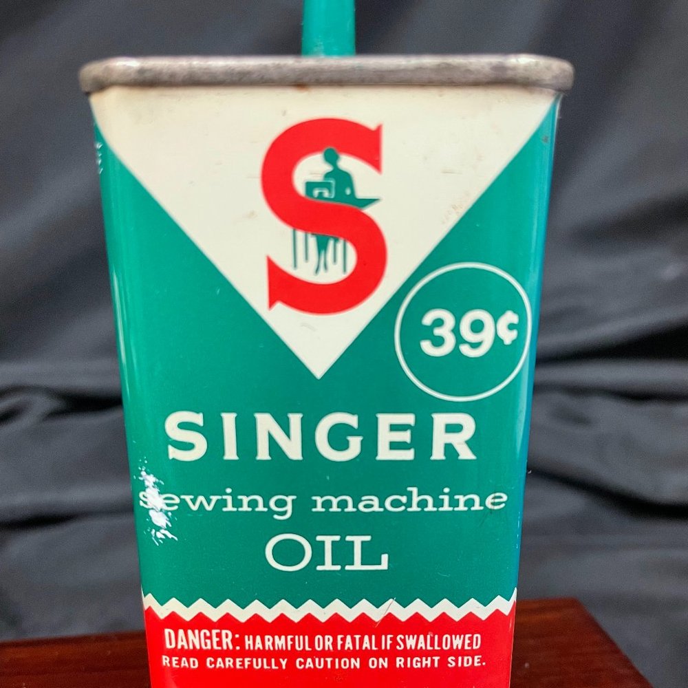 SOLD. Singer Sewing Machine Oil Can Vintage 39 Cents - Picture 5 of 5